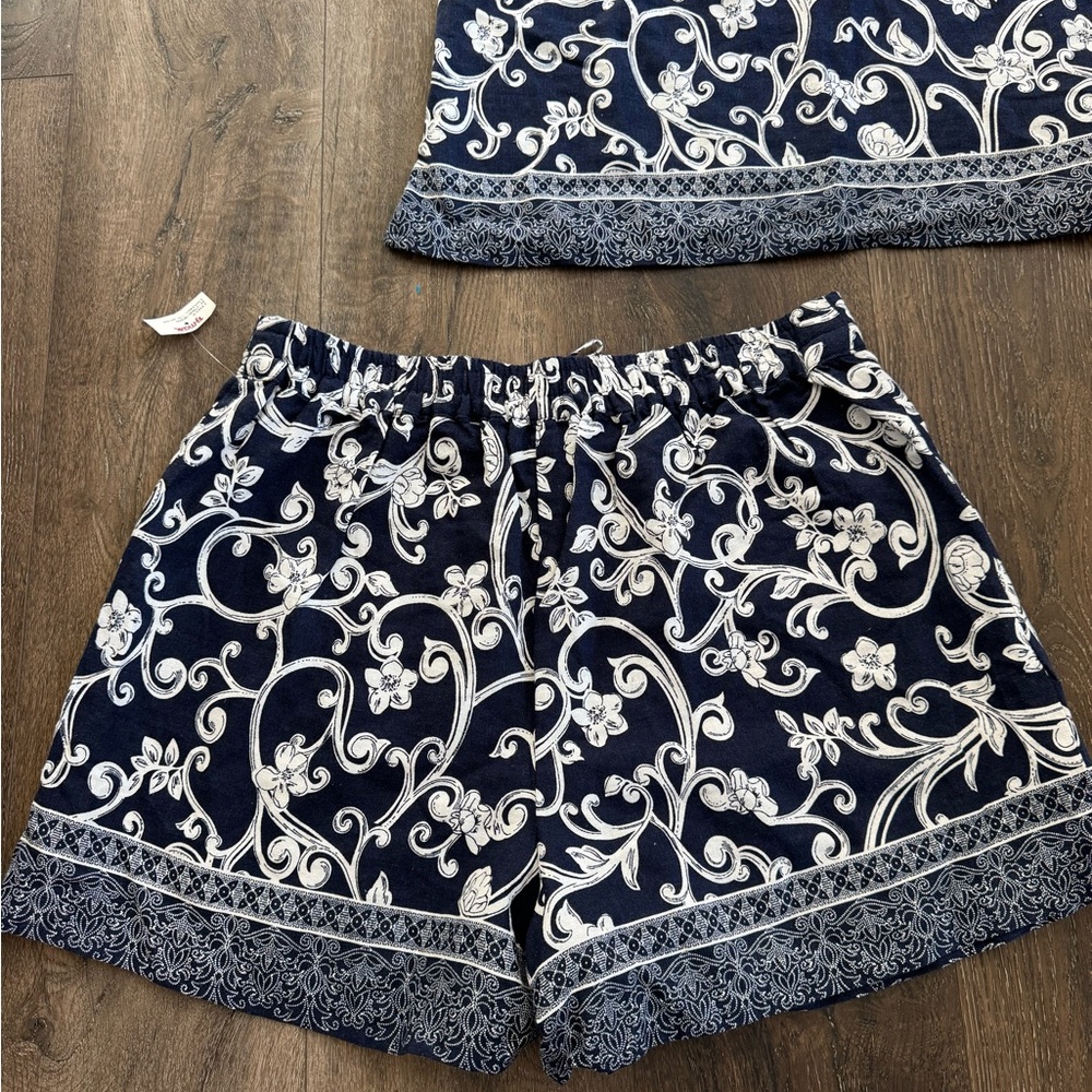 CeCe Navy and White Floral Scroll Sleeveless Top - Picture 4 of 9